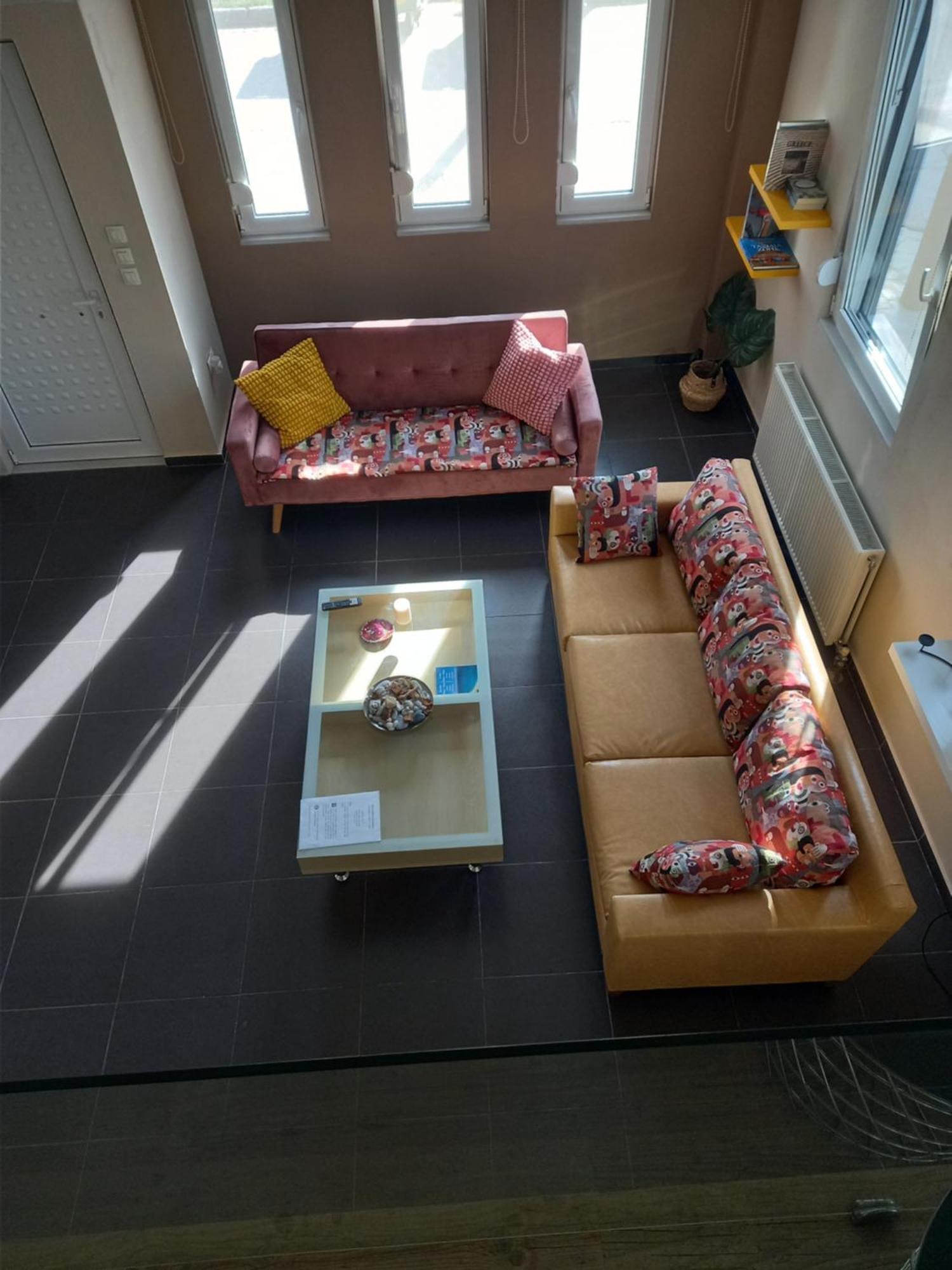 Urban Loft Living Apartment